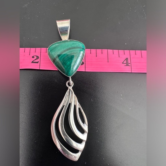 Malachite bead necklace with sterling silver pendant by Jay King - Picture 7 of 8